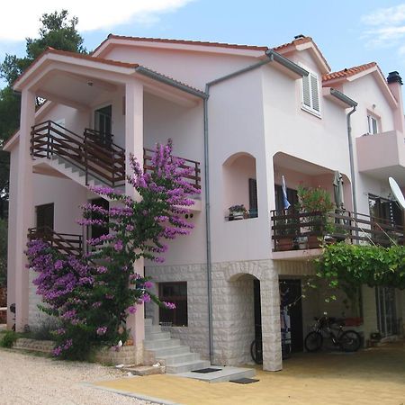 Apartments Vanda Vrboska Bilik gambar